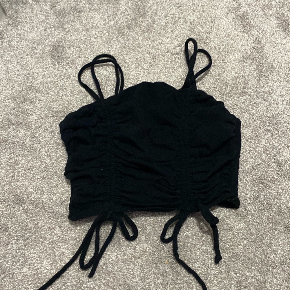 Black cropped tie tank top
